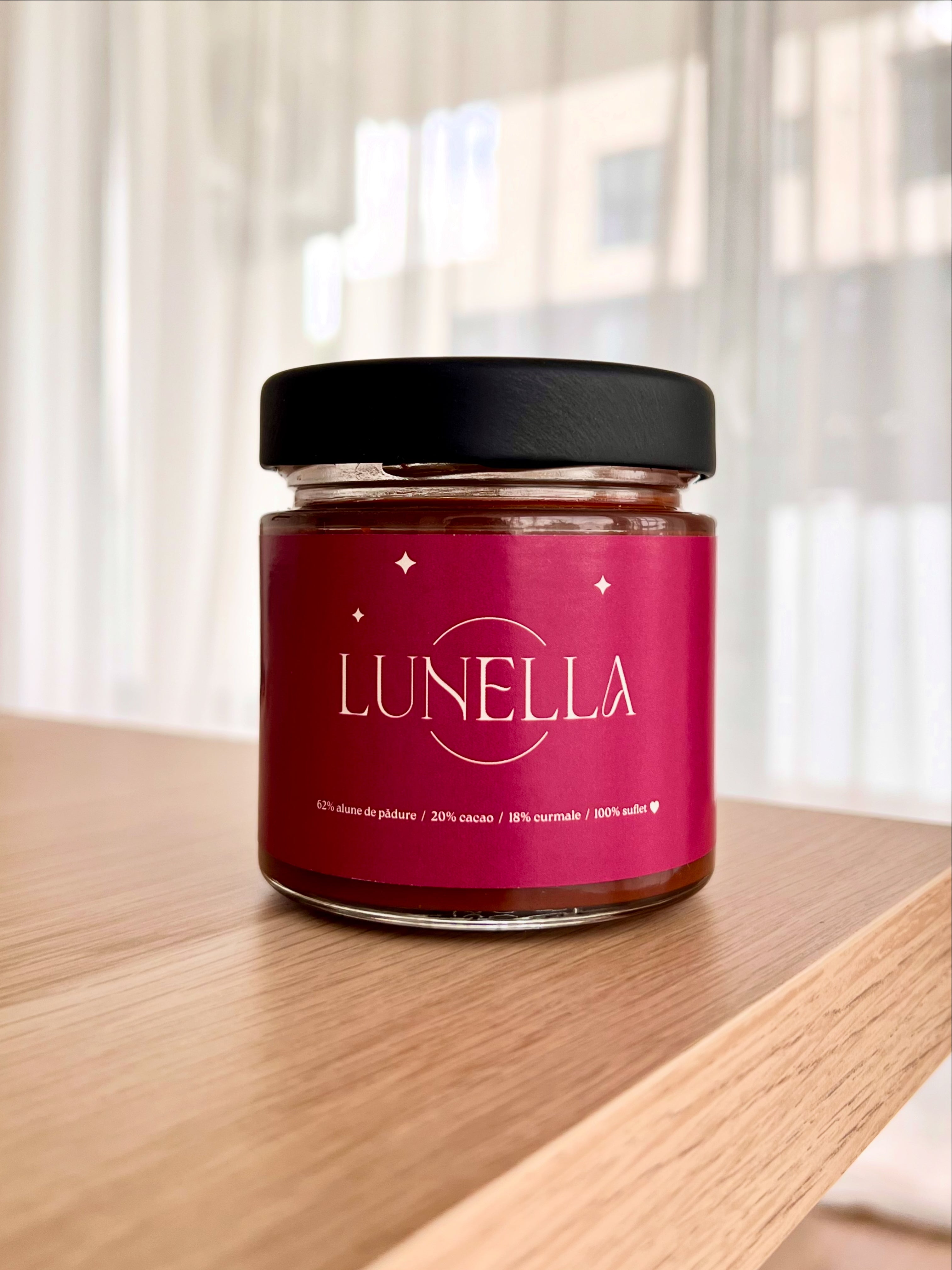 Lunella - cremă Gianduja îndulcită cu curmale
