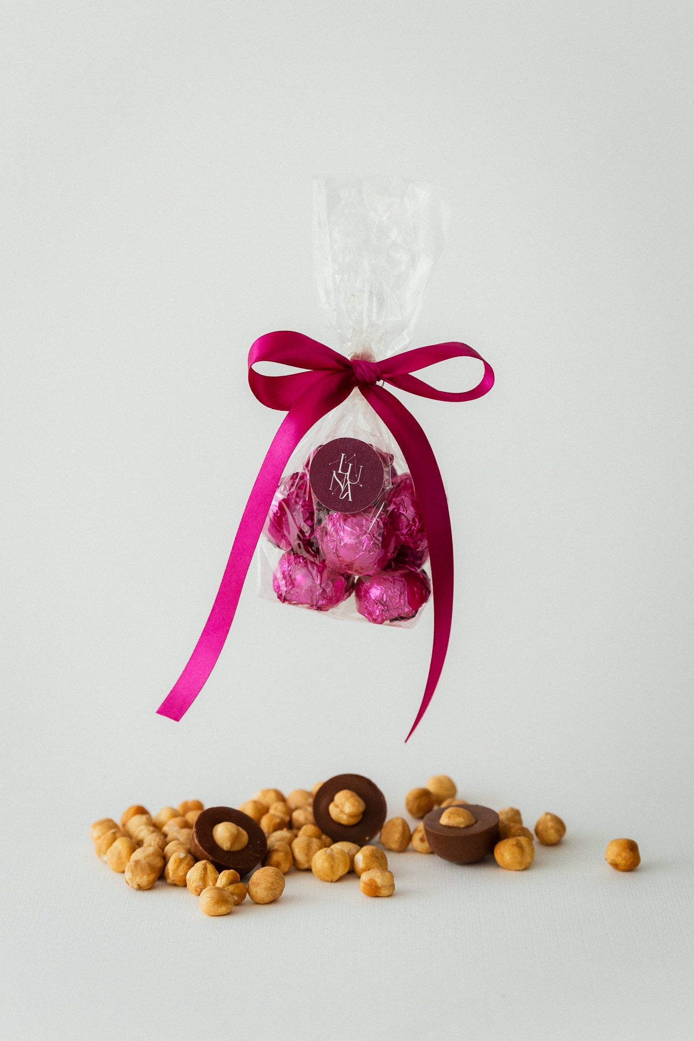 Meteorini (gianduiotti cu alune întregi)
